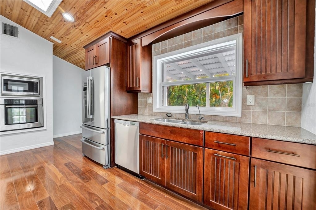 631 Harbor Avenue - Photo 18