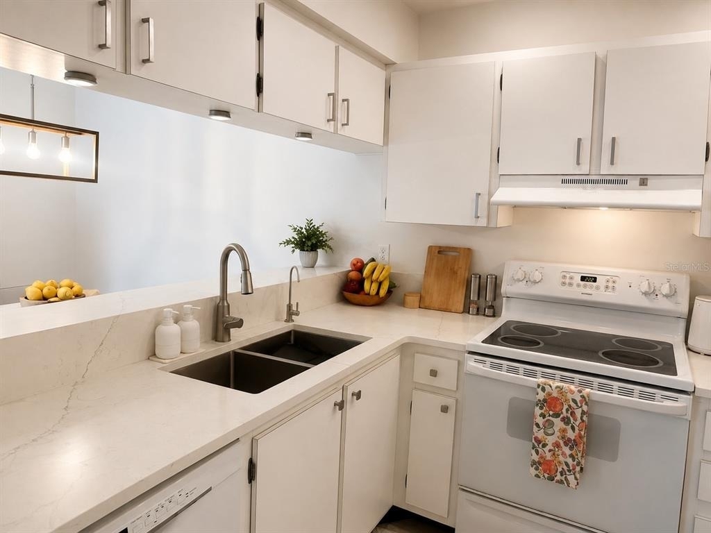 3221 Beneva Road - Photo 4