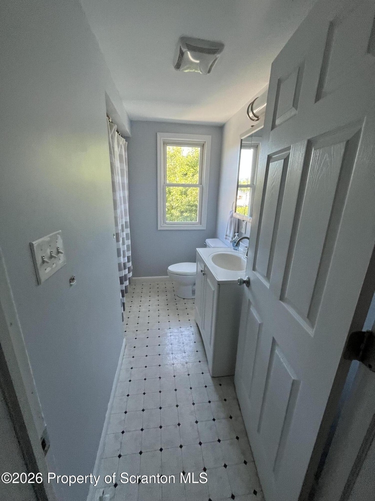 532 N Hyde Park Avenue - Photo 9
