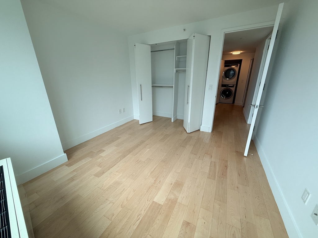 Center Boulevard - Photo 12