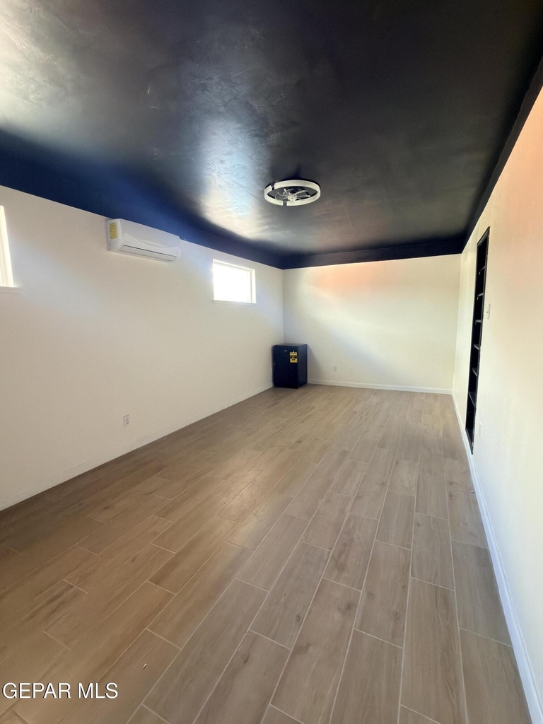 7605 Parkland Drive - Photo 9
