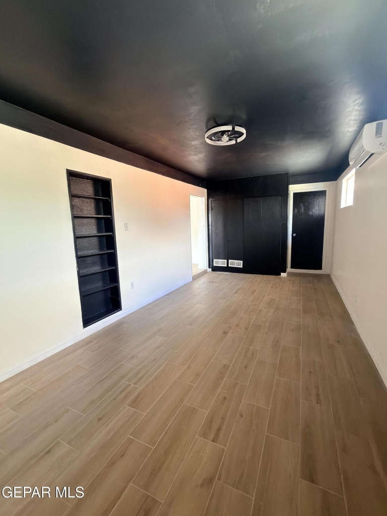 7605 Parkland Drive - Photo 10