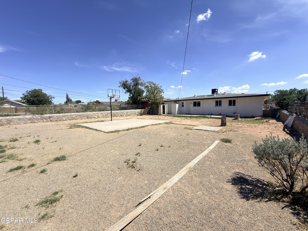 7605 Parkland Drive - Photo 20