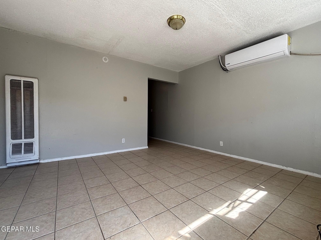 3906 Harrison Avenue - Photo 2