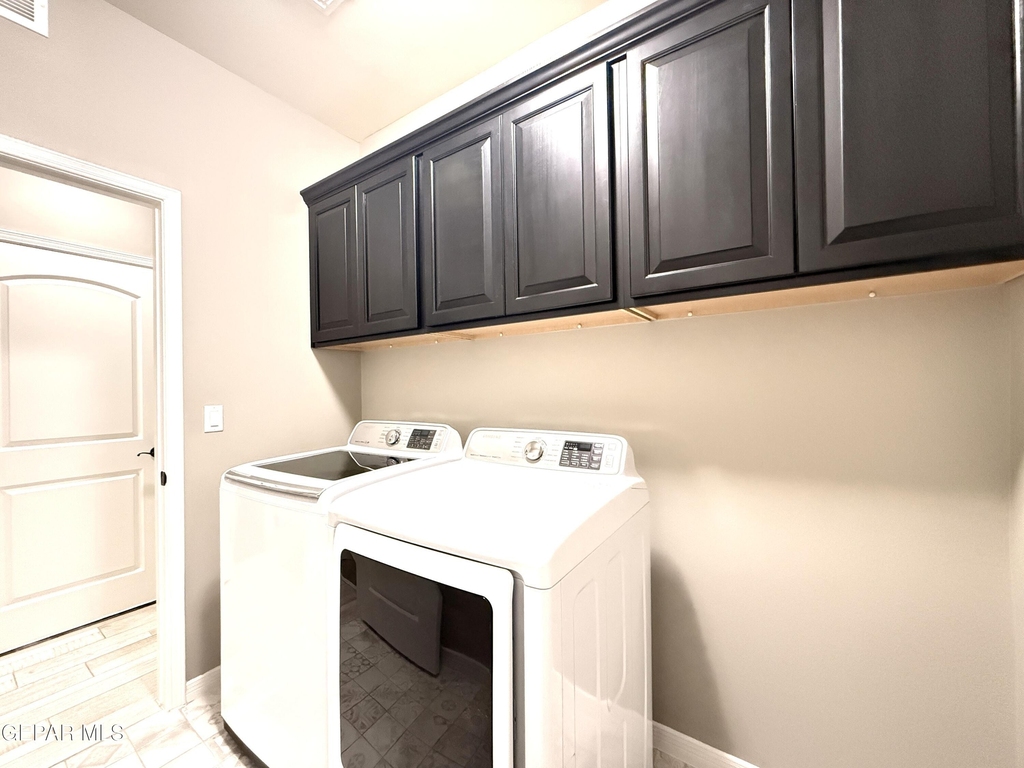 12125 Chapel Hill Road - Photo 33
