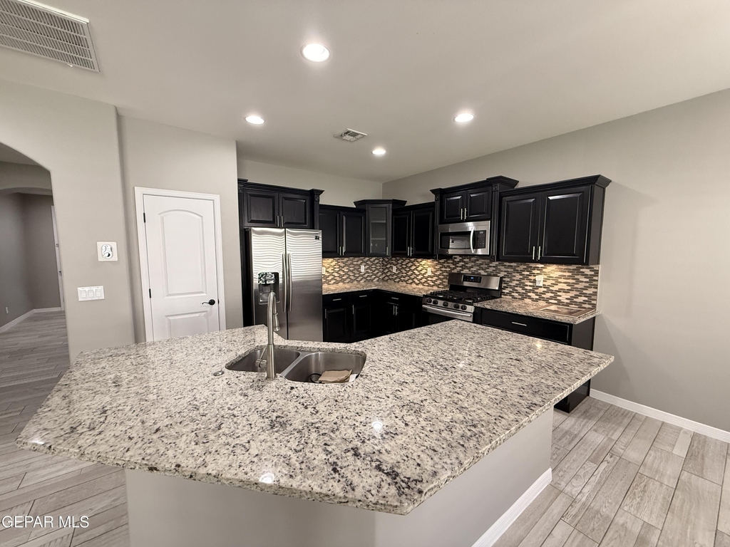 12125 Chapel Hill Road - Photo 2