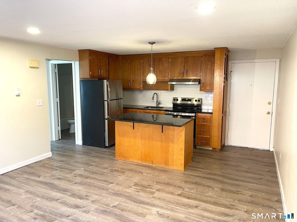 543 Main Street - Photo 3