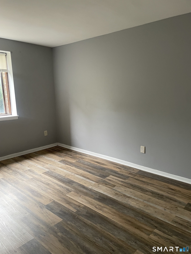 393 Laurel Avenue - Photo 7