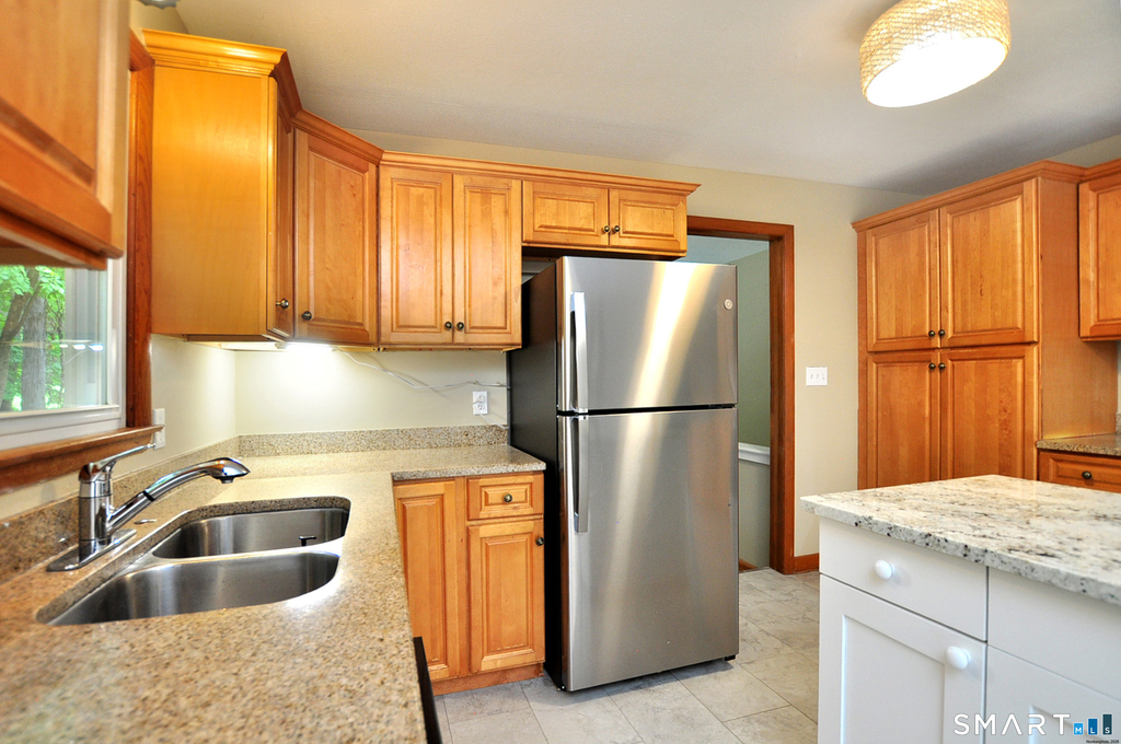 84 Holcomb Street - Photo 19