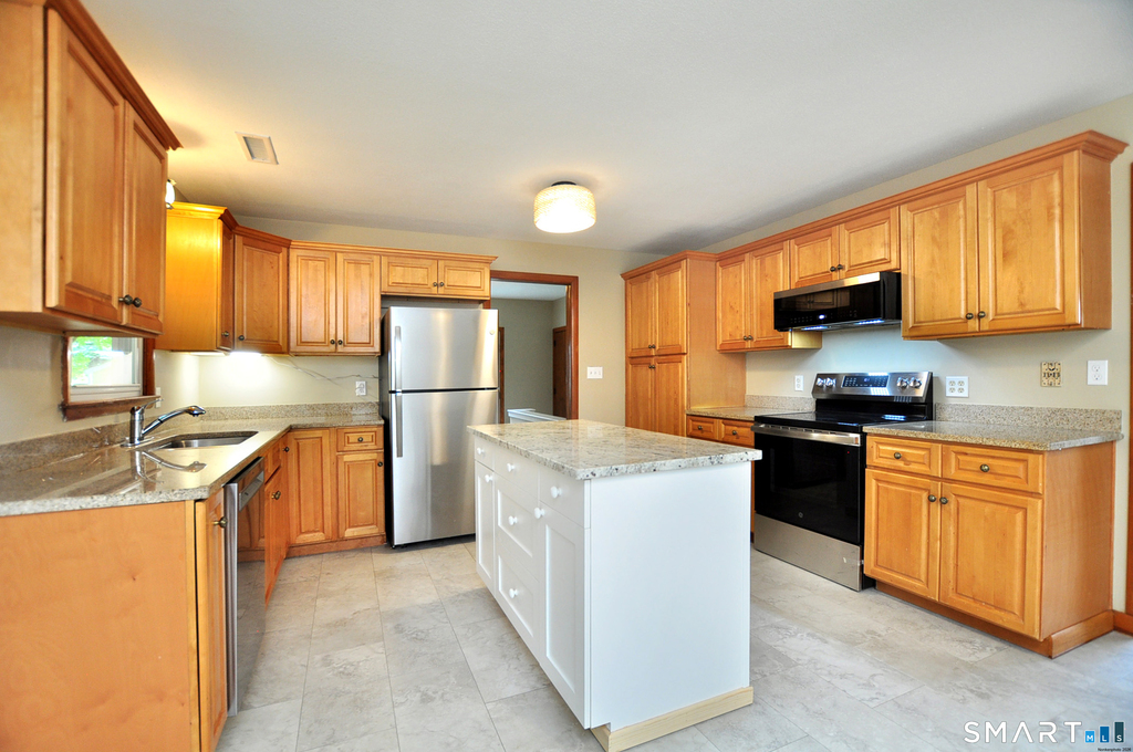 84 Holcomb Street - Photo 20
