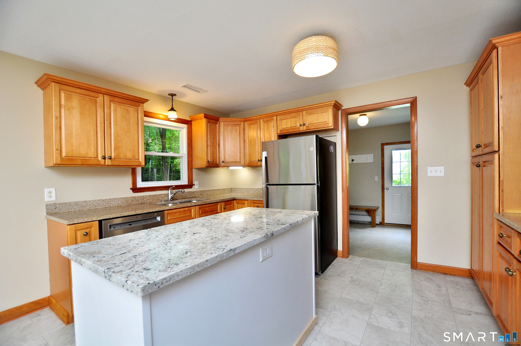 84 Holcomb Street - Photo 17