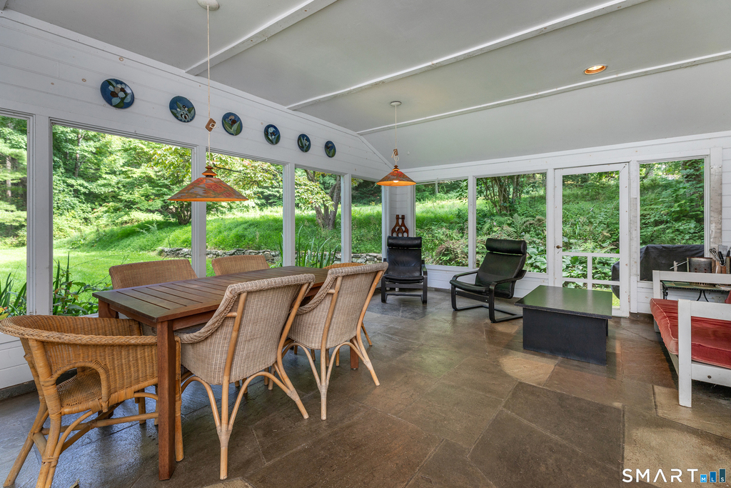 29 Holiday Point Road - Photo 1
