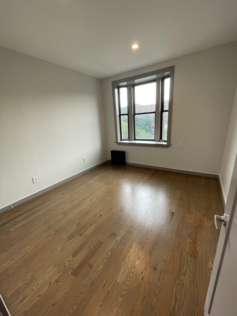 602 West 137th Street - Photo 4