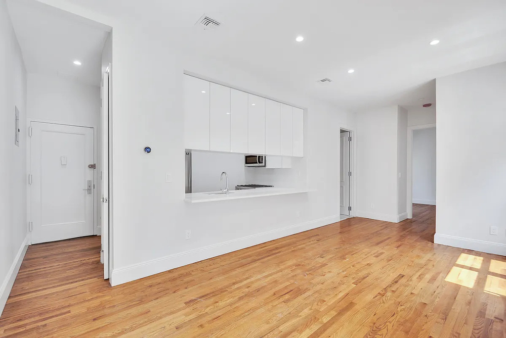 226 East 70th Street - Photo 1