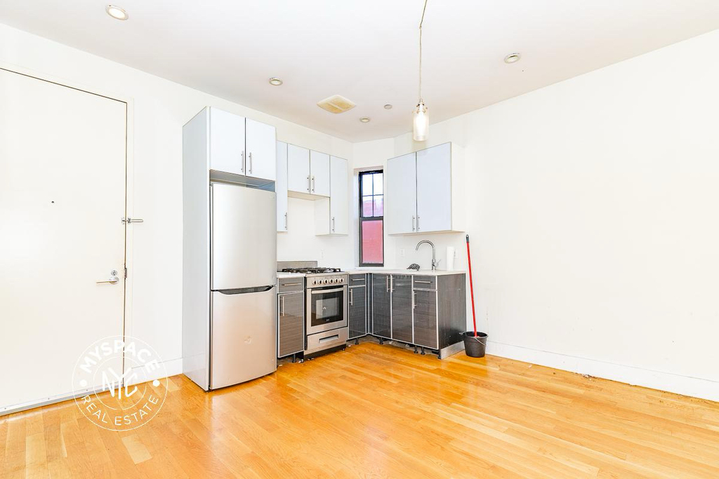40 Malcolm X Boulevard - Photo 2