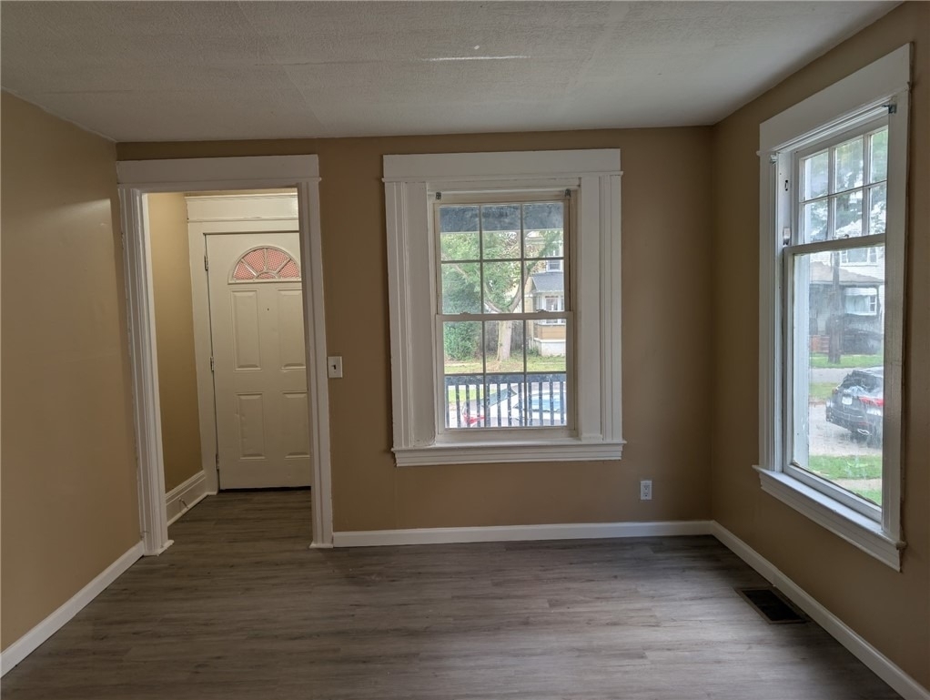 145 Glendale Park - Photo 0