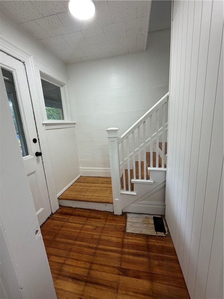 392-394 Columbia Avenue - Photo 2