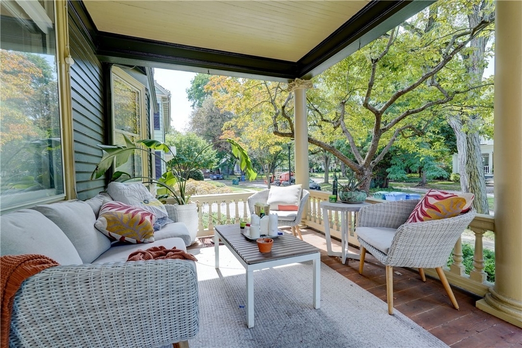 18 Sibley Place - Photo 2