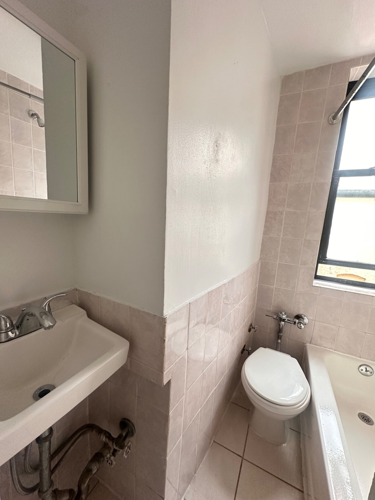 321 East 108th Street - Photo 7