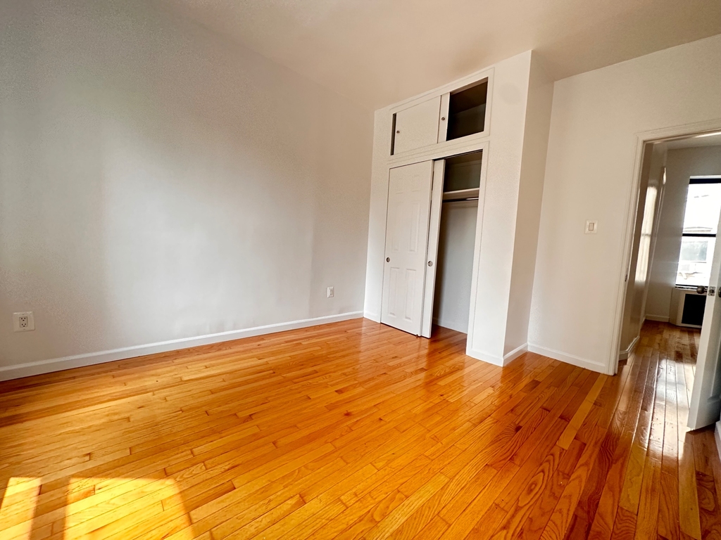 321 East 108th Street - Photo 4
