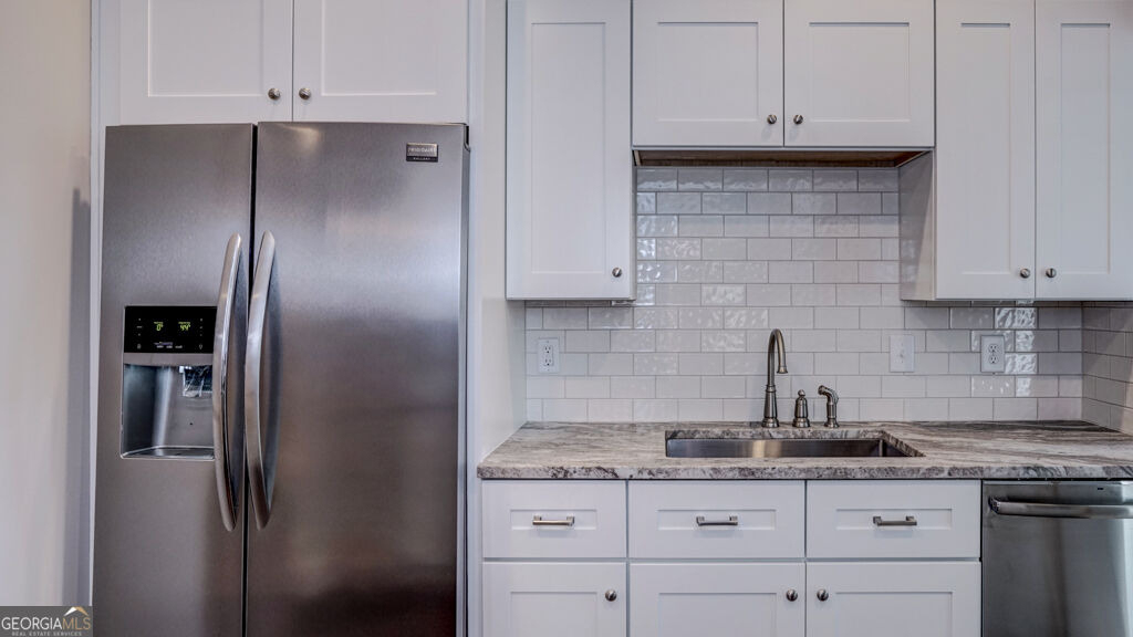 877 Edgewood Avenue - Photo 3