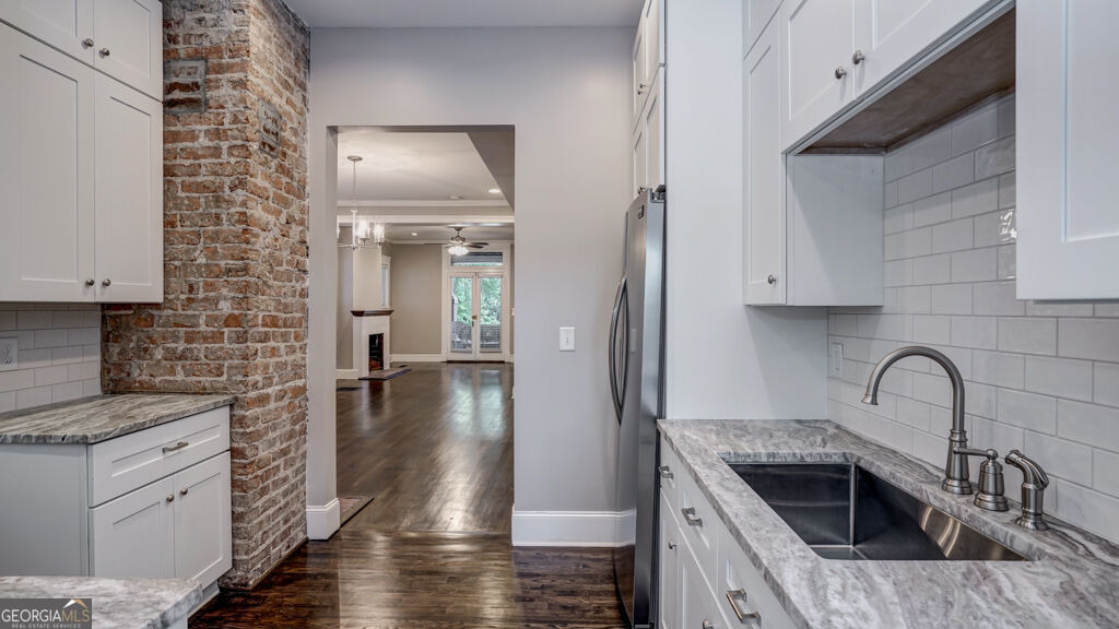 877 Edgewood Avenue - Photo 6