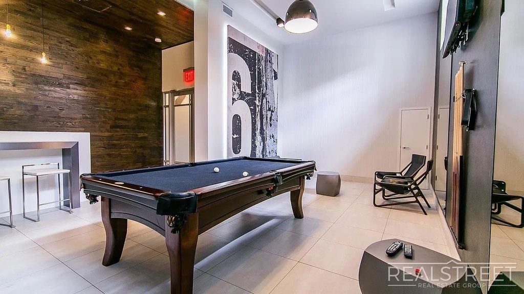 100 Dupont Street - Photo 9