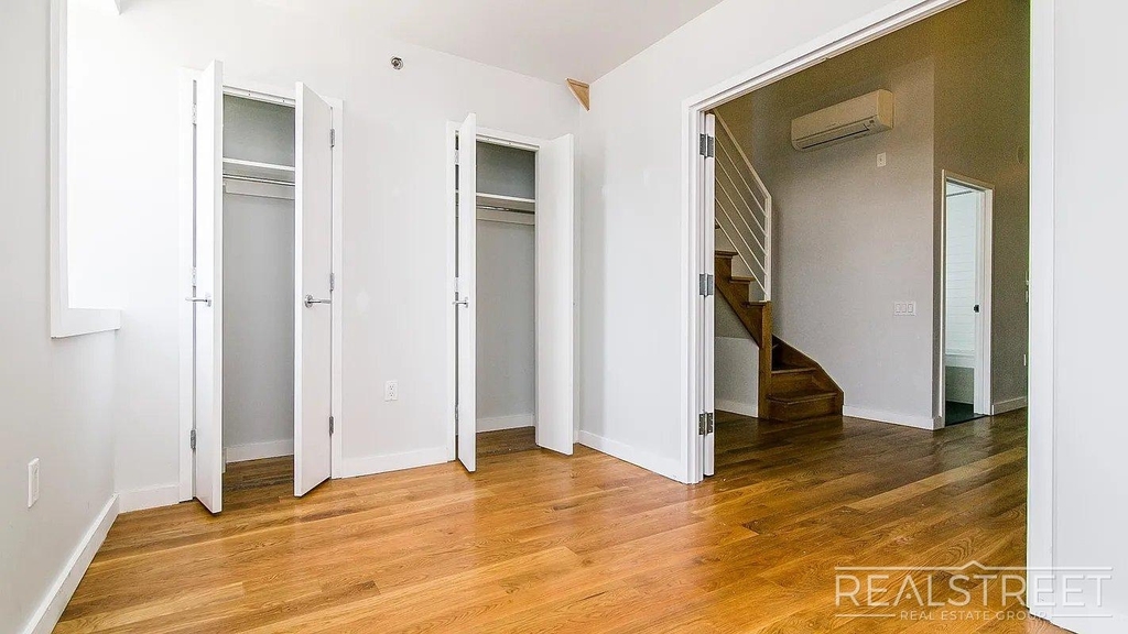 100 Dupont Street - Photo 0