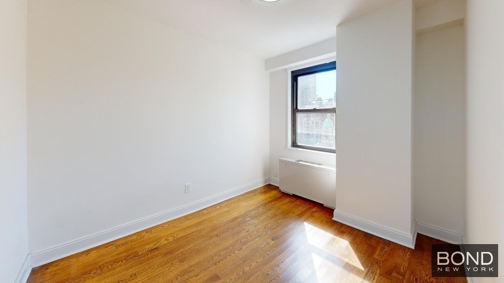 East 88th Street - Photo 7