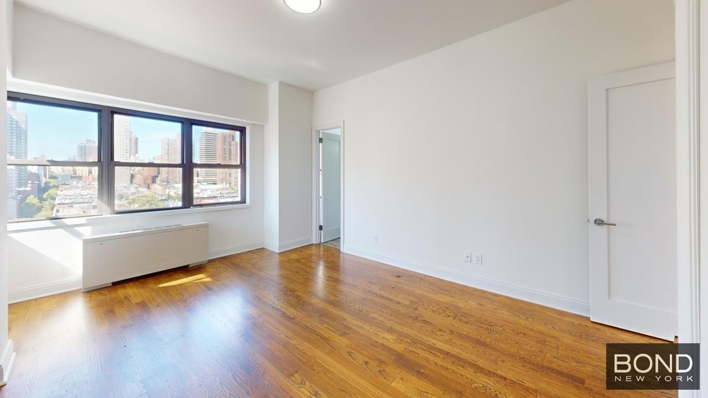 East 88th Street - Photo 6