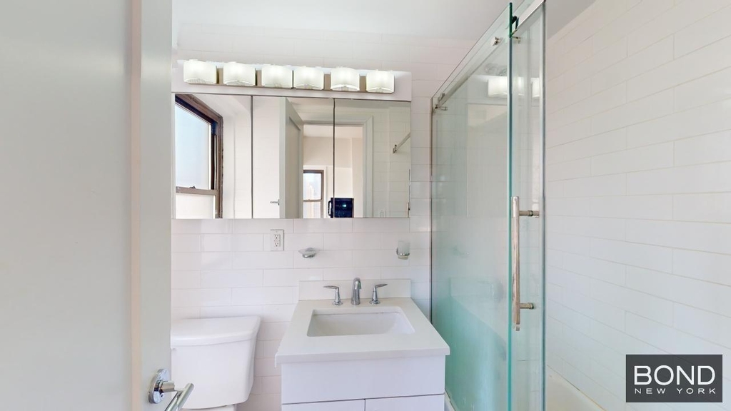 East 88th Street - Photo 4