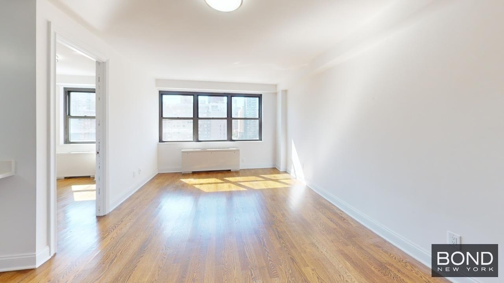 East 88th Street - Photo 11