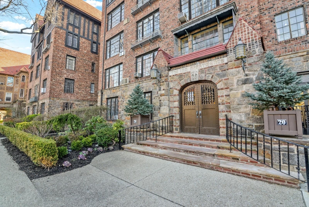Continental Avenue - Photo 15