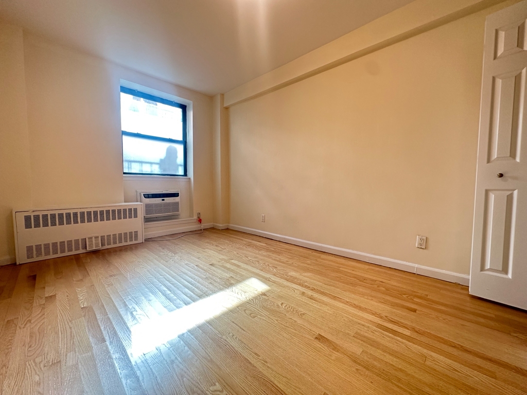 150 East 84th Street - Photo 2