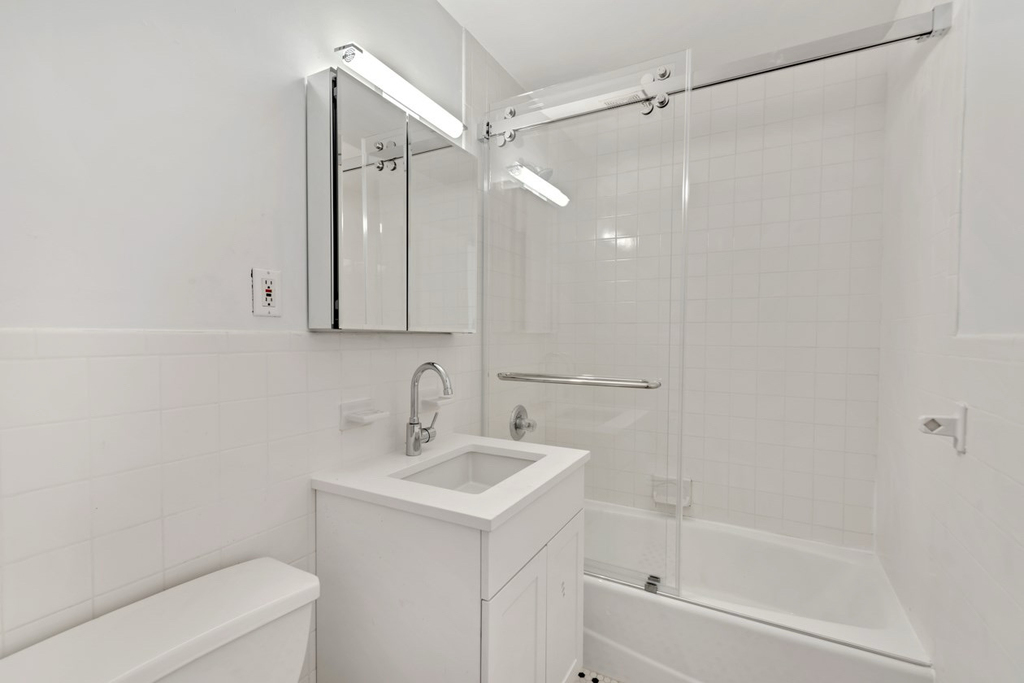 113 East 31st Street - Photo 5