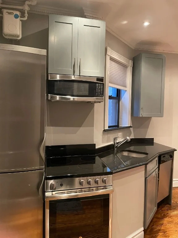 219 E 23RD ST - Photo 0