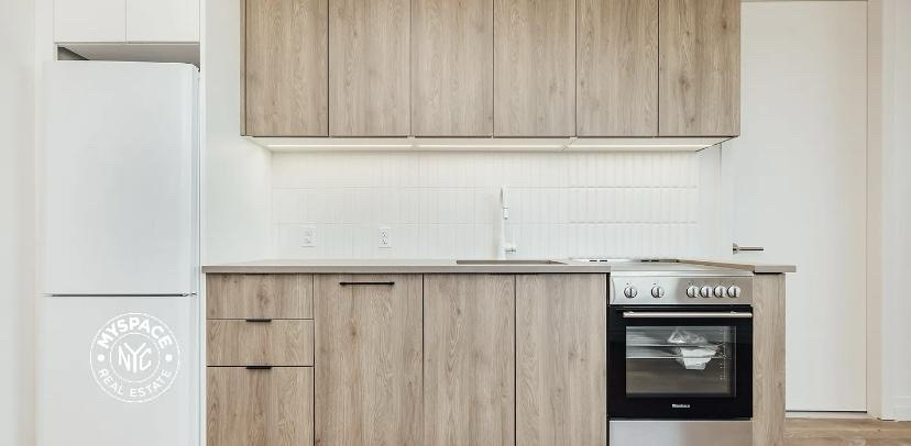 1141 Willoughby Avenue - Photo 1