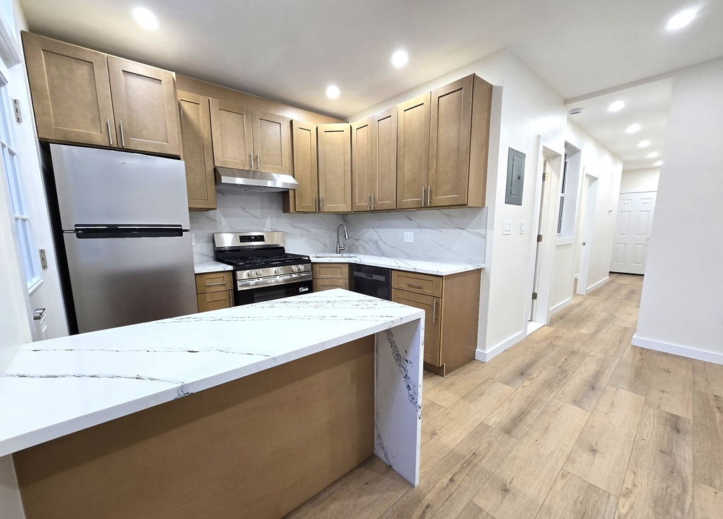 38-10 30th Street - Photo 3