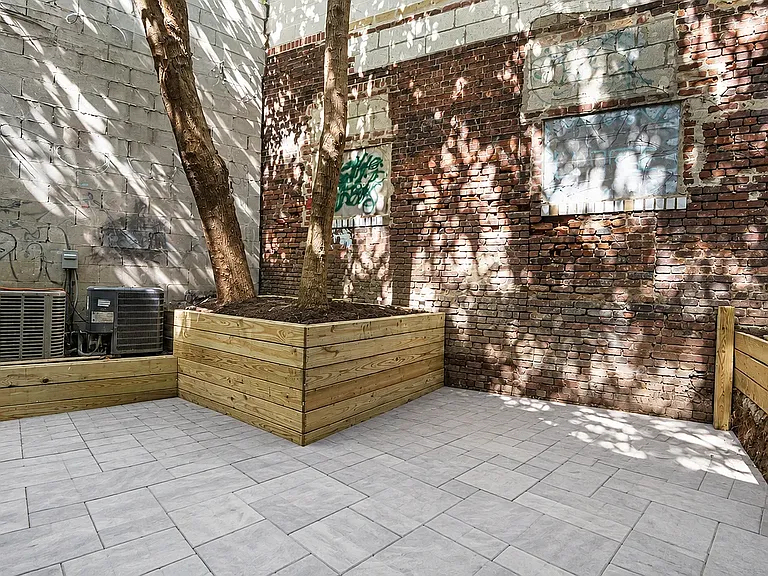 9 Marcus Garvey Boulevard - Photo 0