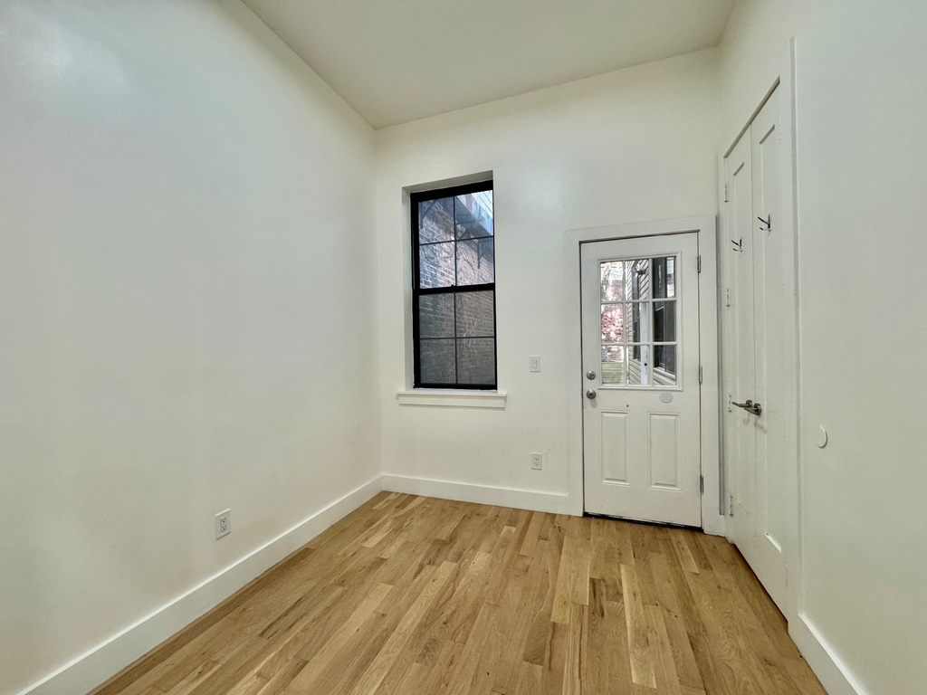 9 Marcus Garvey Boulevard - Photo 3