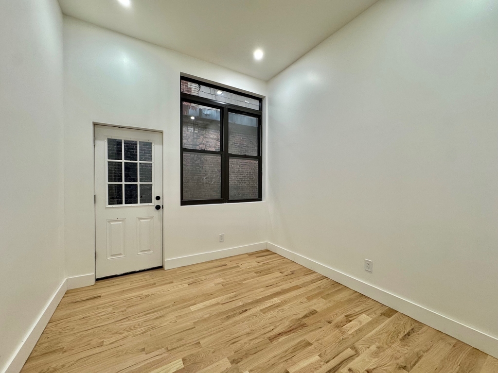 9 Marcus Garvey Boulevard - Photo 4