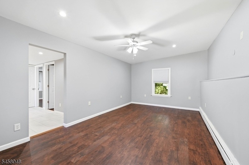 319 William St - Photo 1
