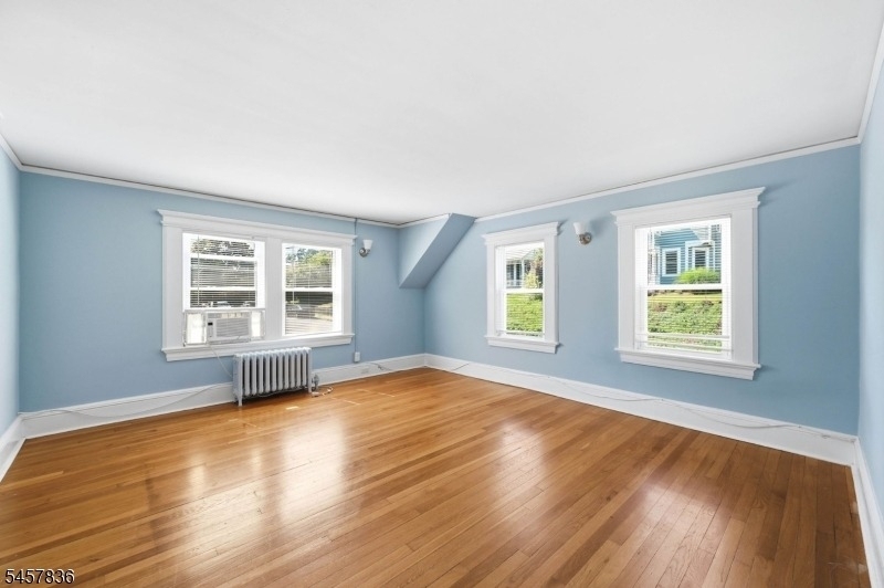 321 William St - Photo 8