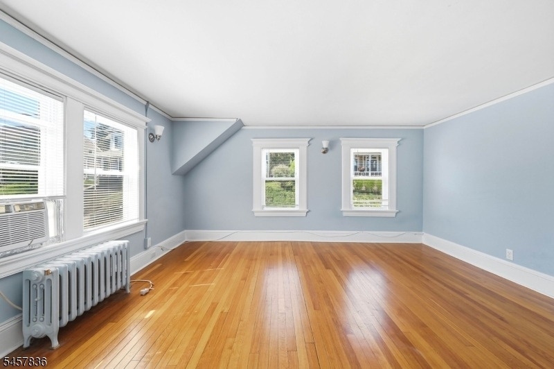 321 William St - Photo 9