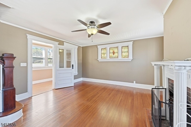 321 William St - Photo 4