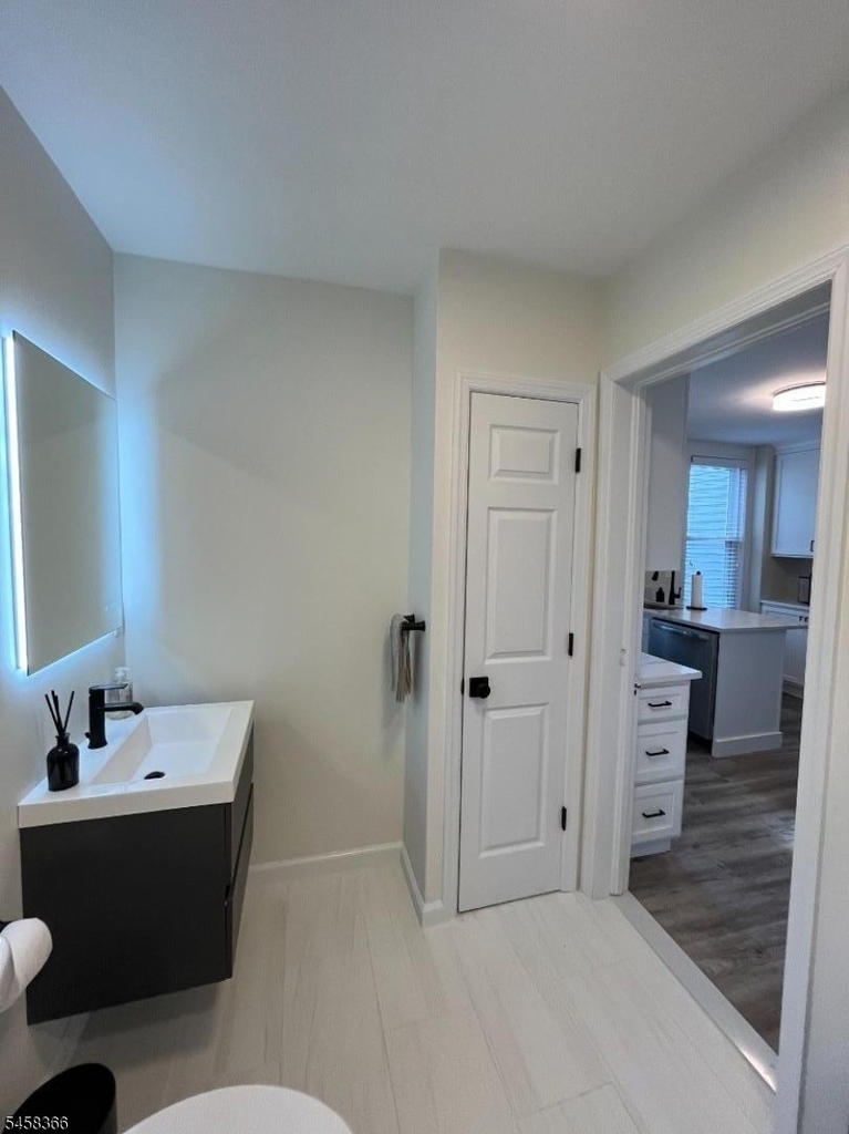 53 Budd St 1st Floor - Photo 19