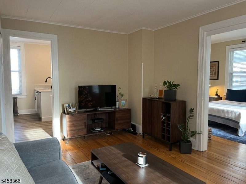 53 Budd St 1st Floor - Photo 10