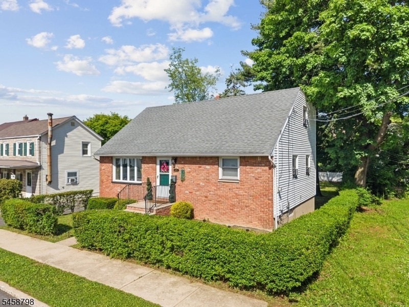 506 Green St - Photo 2