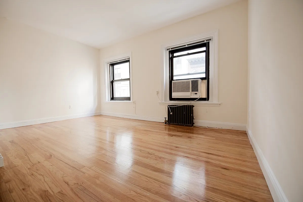 East 24th Street / park ave - Photo 2