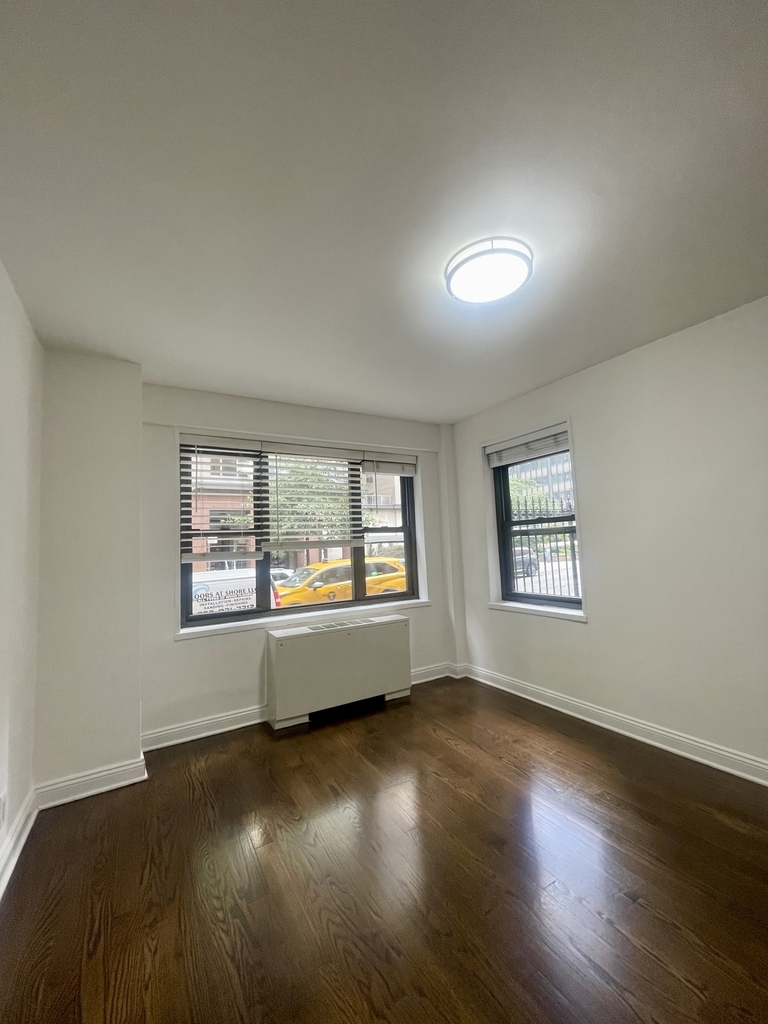 405 East 56th Street, 2E - Photo 8
